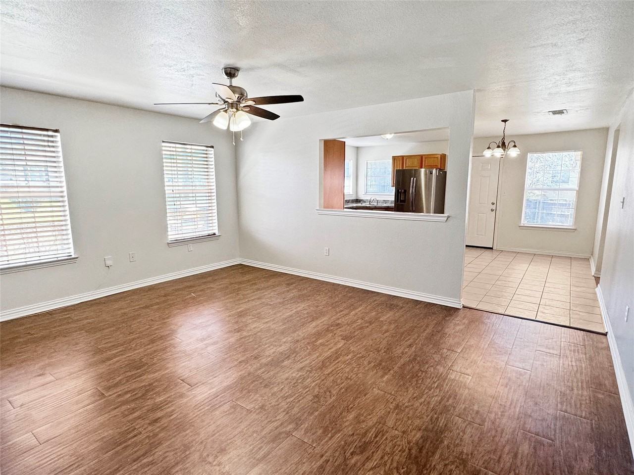 5711 Arlington Park Dr - Photo 5 of 15