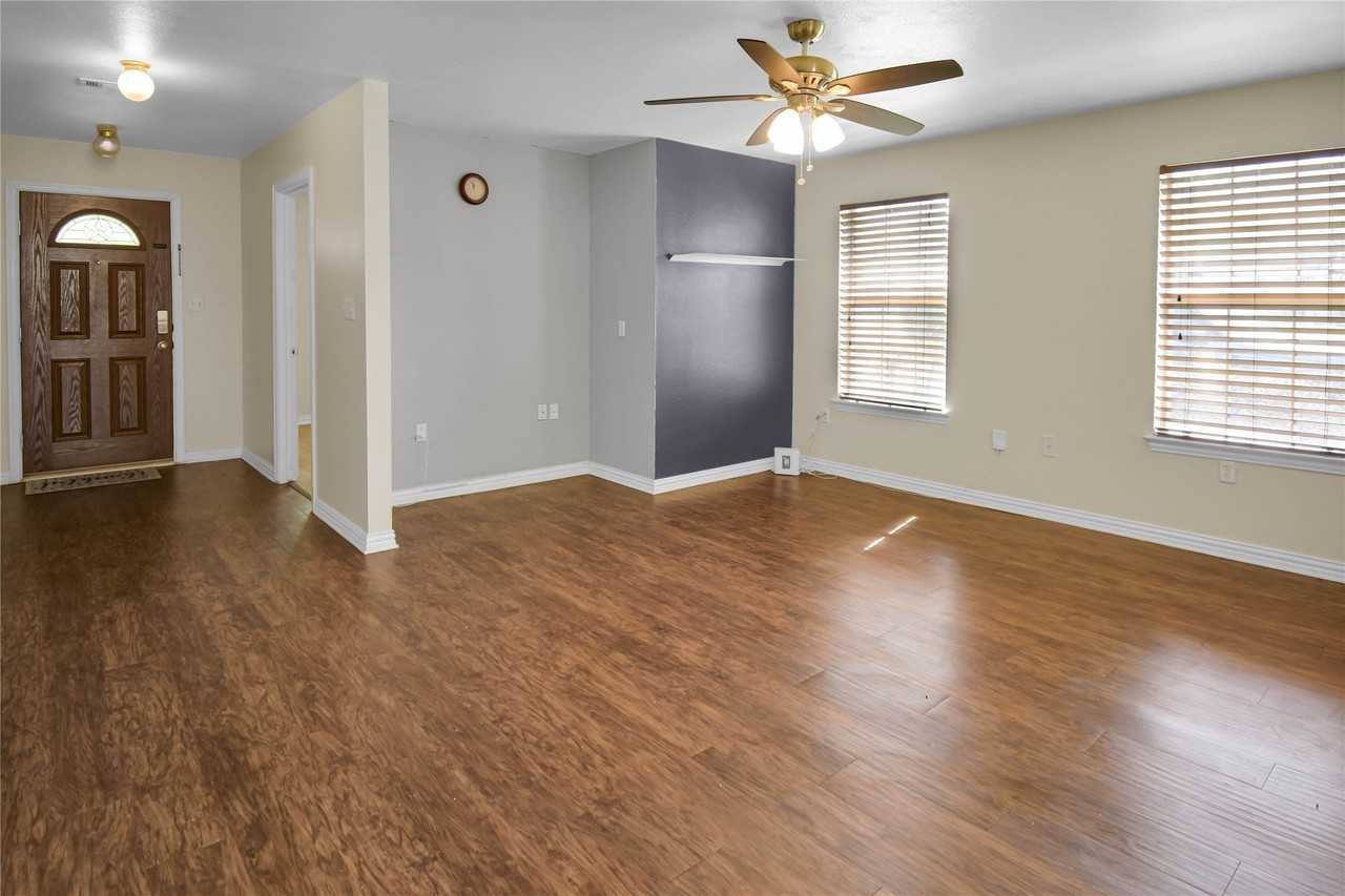 5711 Arlington Park Dr - Photo 6 of 15