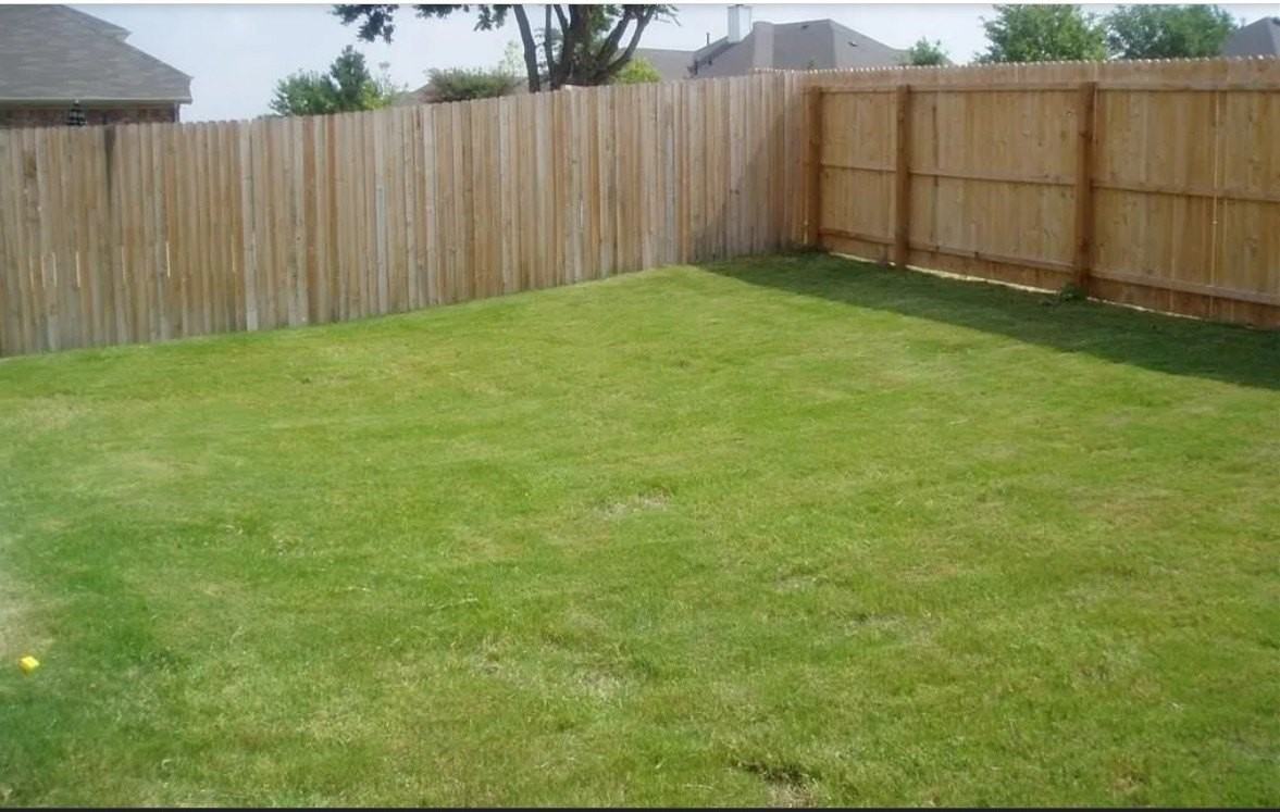 8052 Peacock Ln - Photo 2 of 5