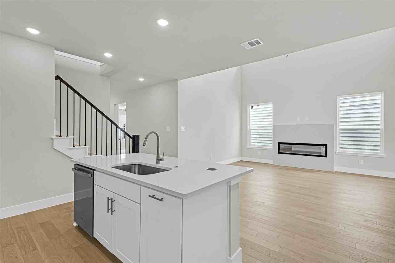 7245 Confetti Ln - Photo 6 of 31