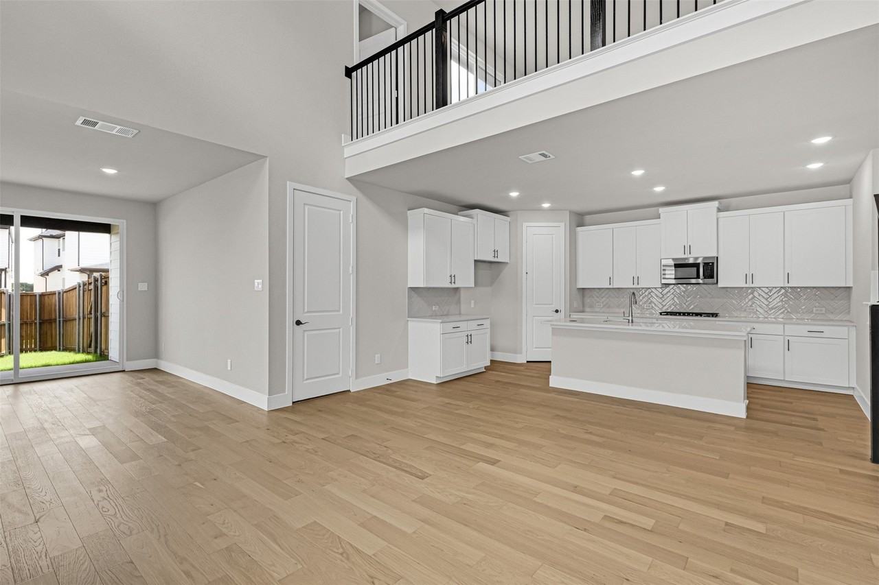 7245 Confetti Ln - Photo 7 of 31