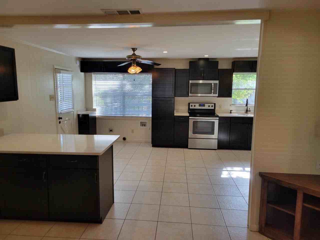 3159 Southlake Park Rd - Photo 5 of 11