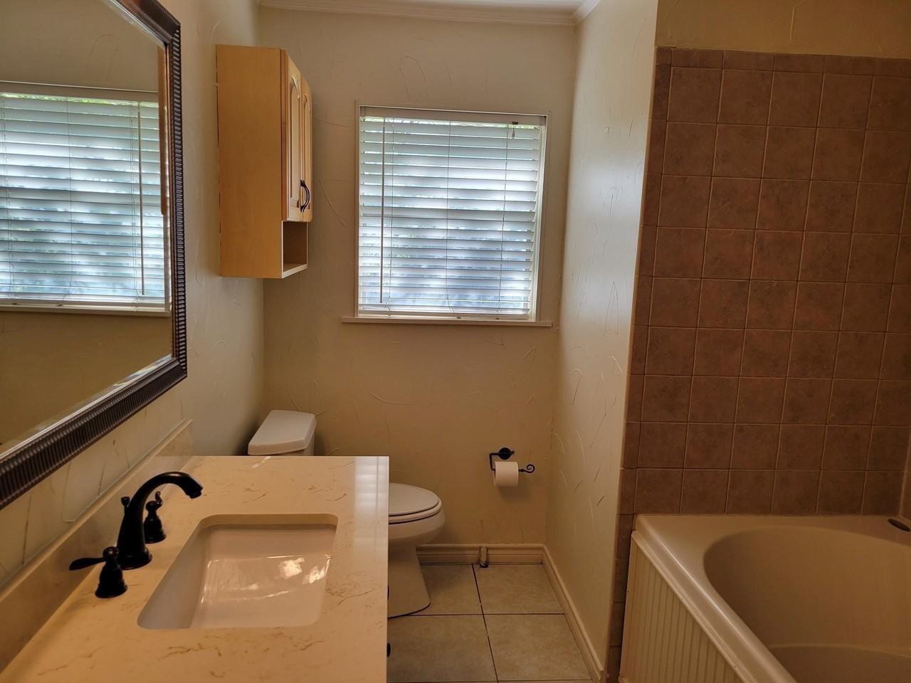 3159 Southlake Park Rd - Photo 6 of 11