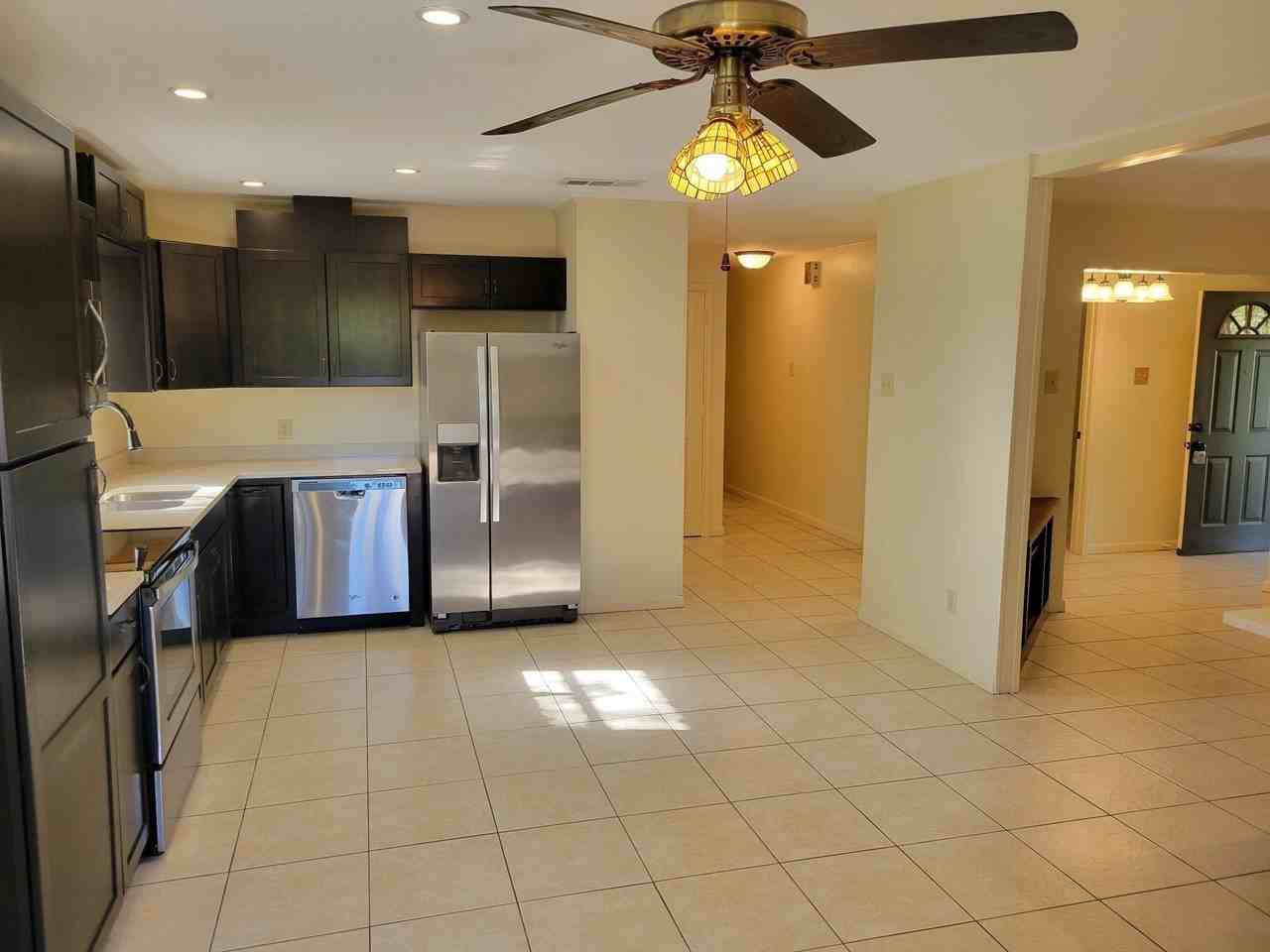 3159 Southlake Park Rd - Photo 7 of 11