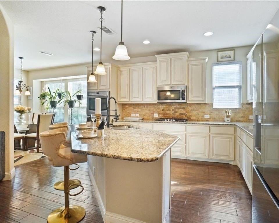 4308 Cherry Ln - Photo 5 of 24