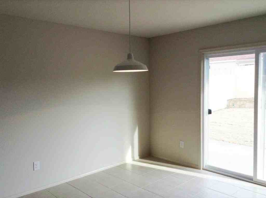 1413 S Raven Dr - Photo 4 of 12