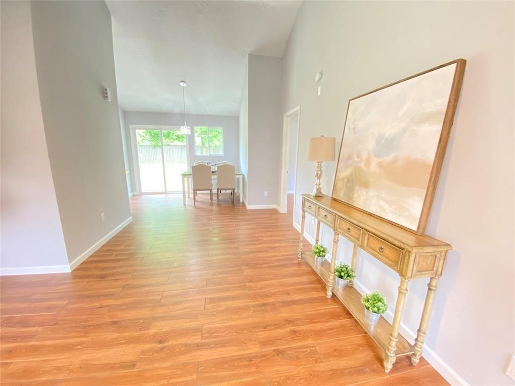 1011 Melford Ave - Photo 2 of 17