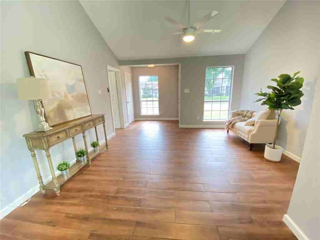 1011 Melford Ave - Photo 5 of 17