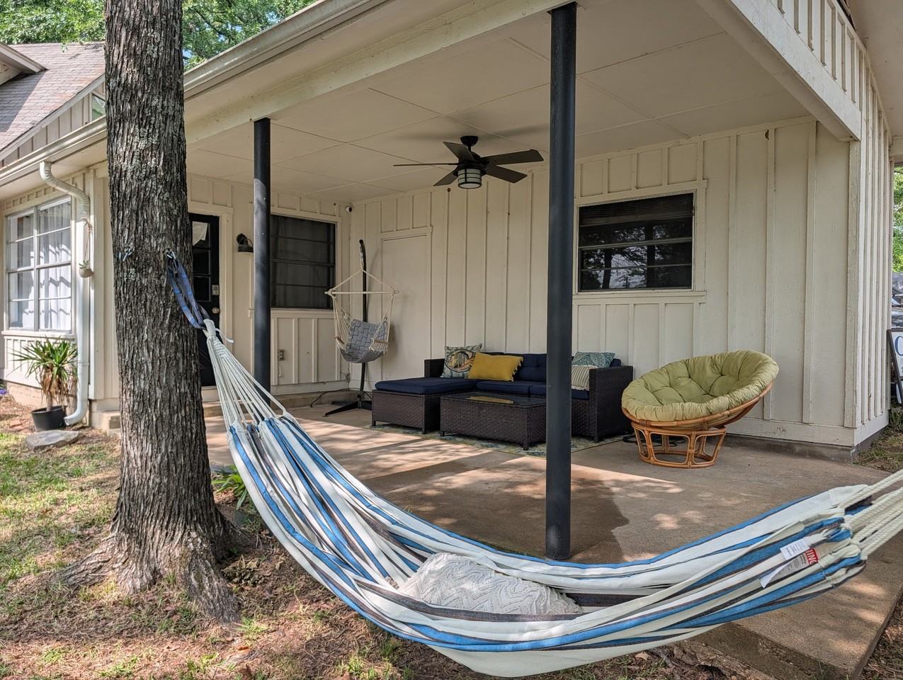 155 Lake Dr - Photo 2 of 18