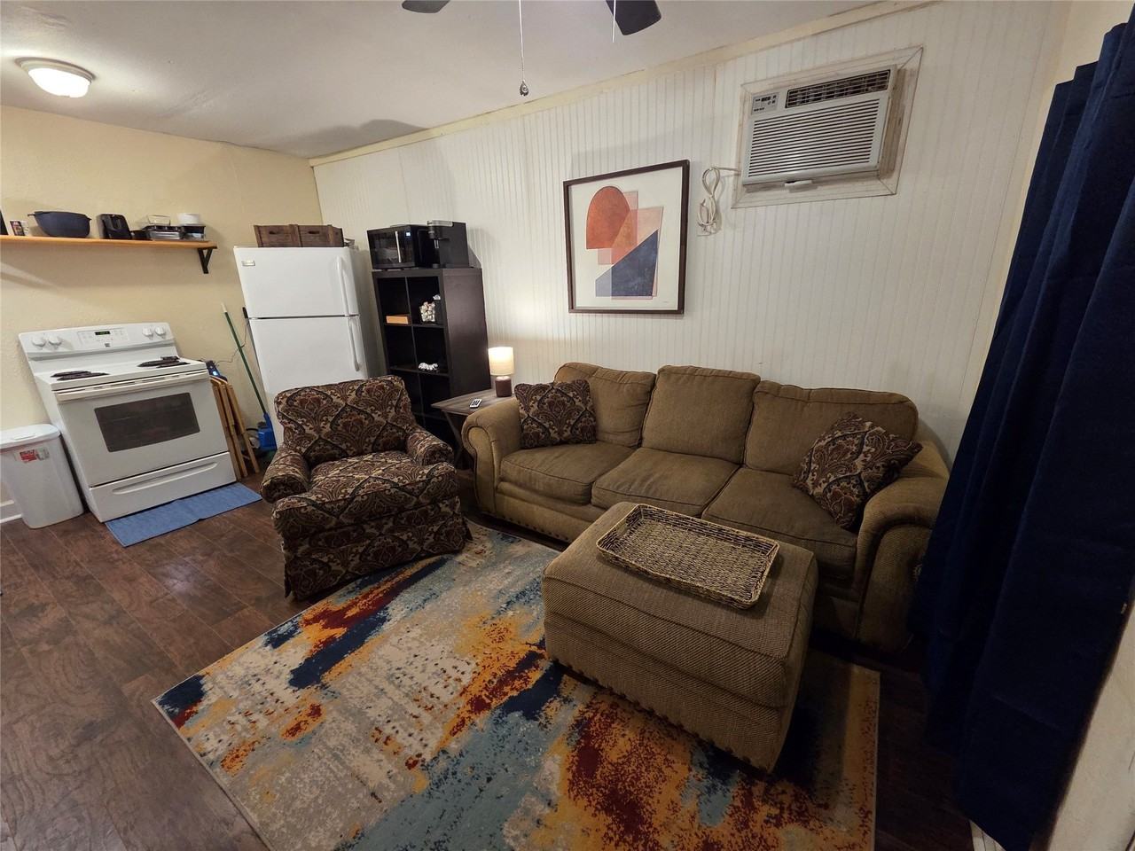 1350 Lillius St - Photo 2 of 20