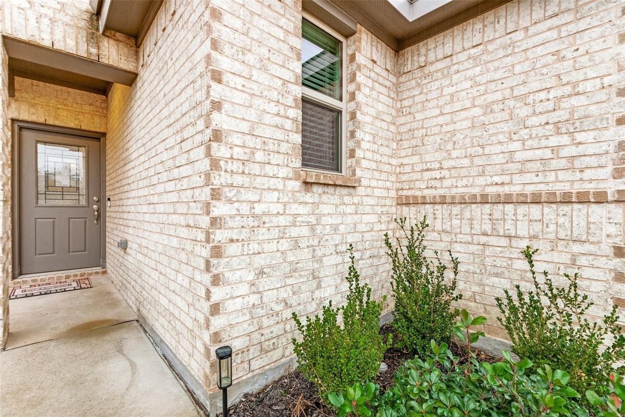 3315 Celestial Ln - Photo 2 of 23