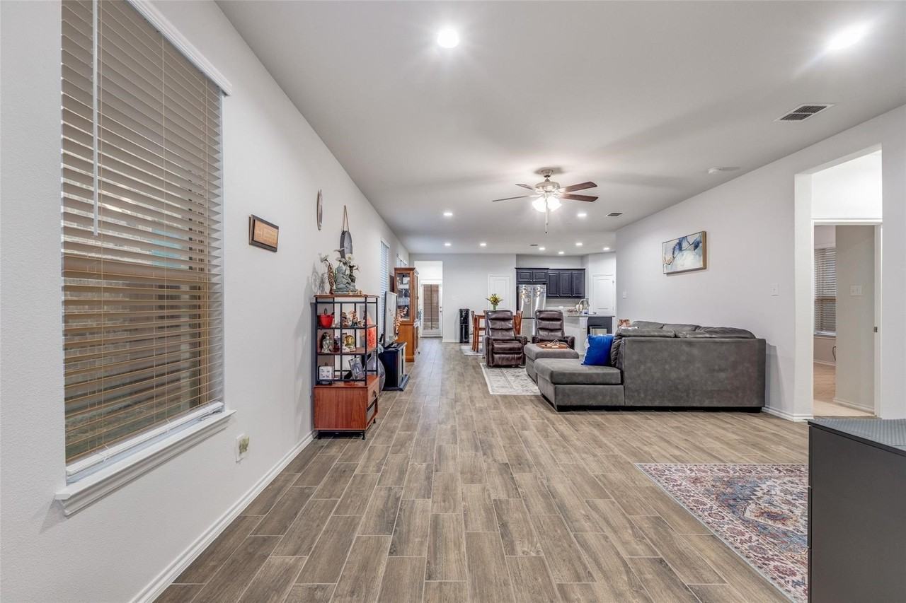 3315 Celestial Ln - Photo 6 of 23