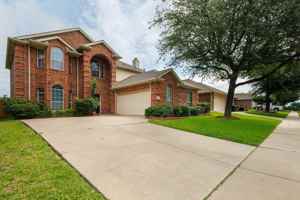 featured image of 6107 Lakecrest Dr
