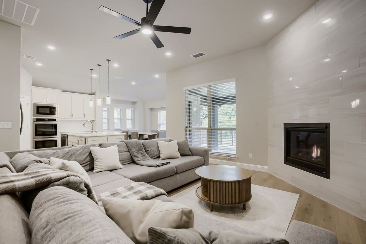 1654 Secco Way - Photo 4 of 27