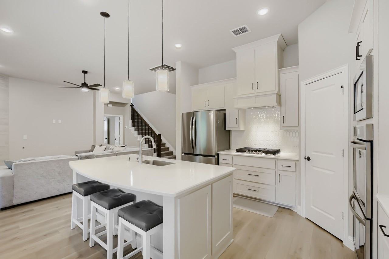 1654 Secco Way - Photo 6 of 27