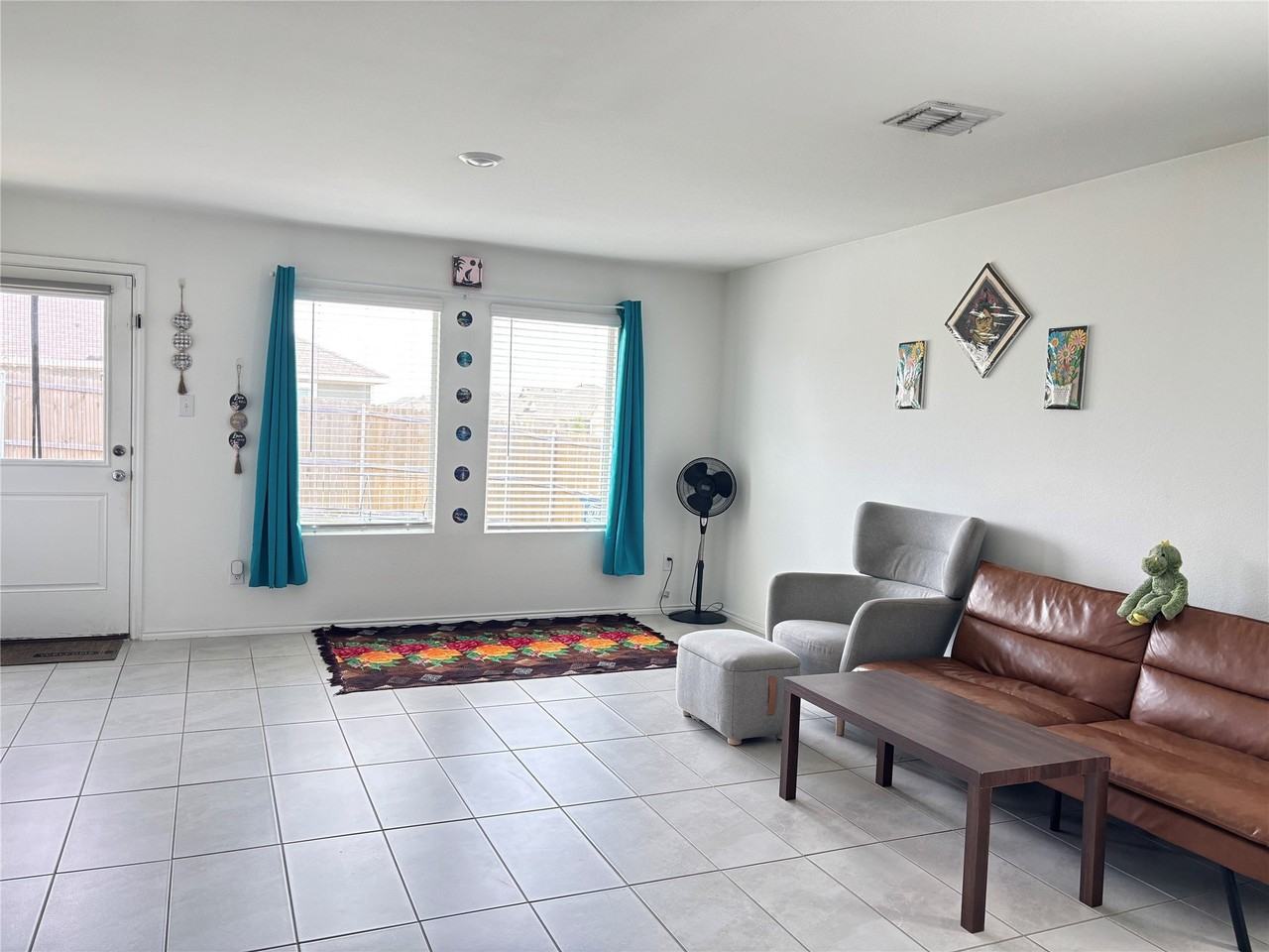 900 Mountain Laurel Rd - Photo 3 of 8