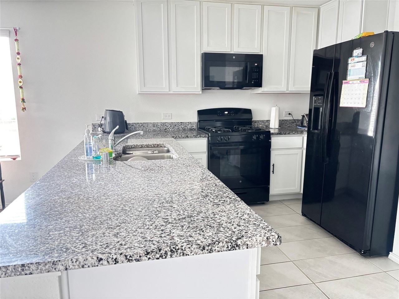 900 Mountain Laurel Rd - Photo 4 of 8