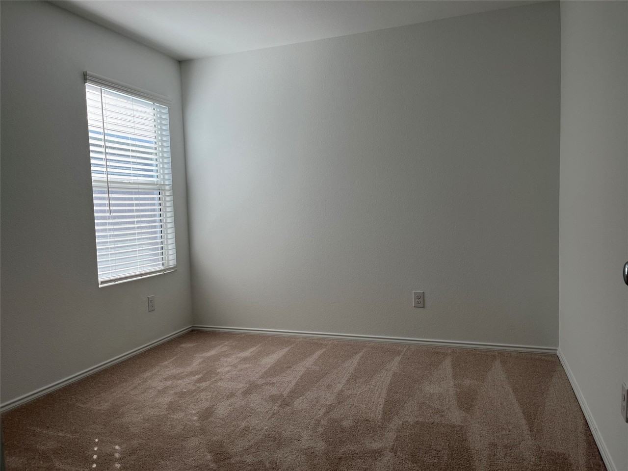 900 Mountain Laurel Rd - Photo 6 of 8