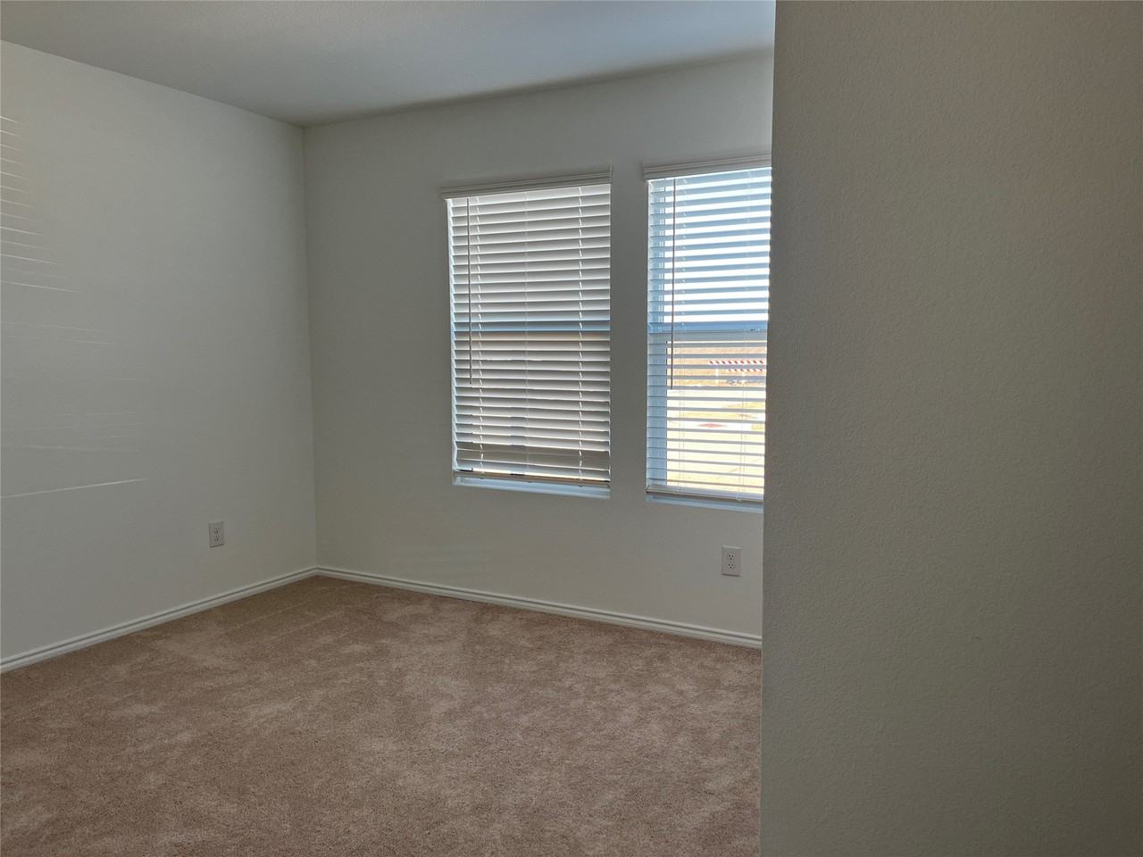 900 Mountain Laurel Rd - Photo 7 of 8