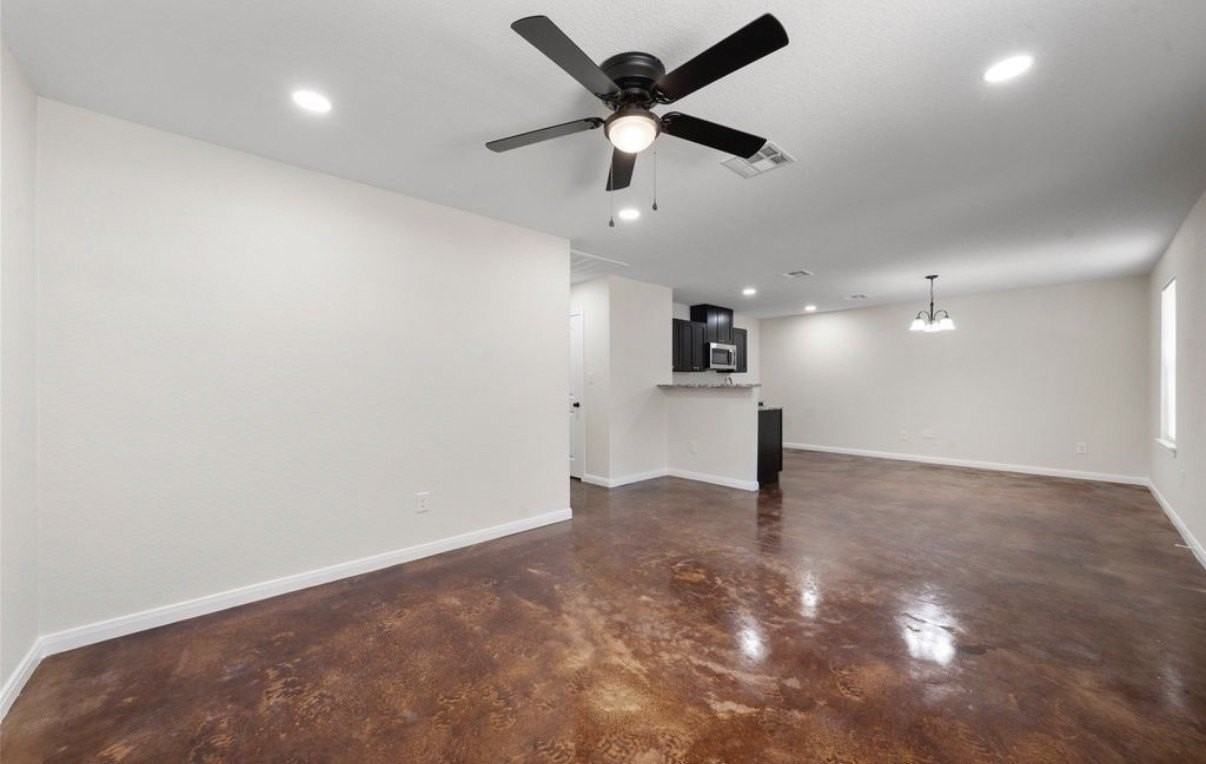 1126 N 11th St - Photo 3 of 12