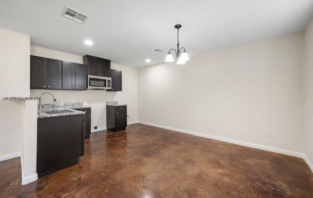 1126 N 11th St - Photo 4 of 12