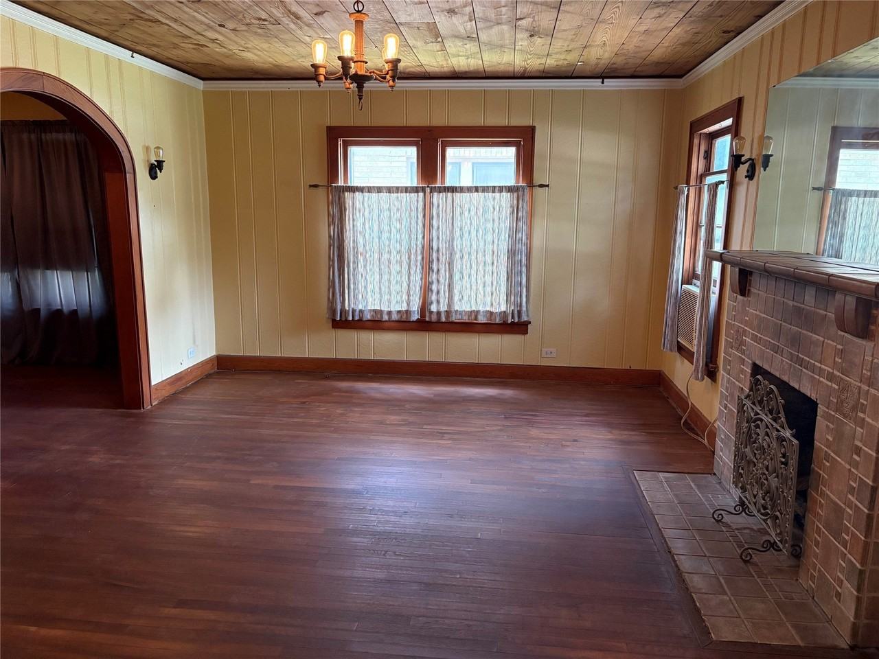 828 W Gandy St - Photo 2 of 27