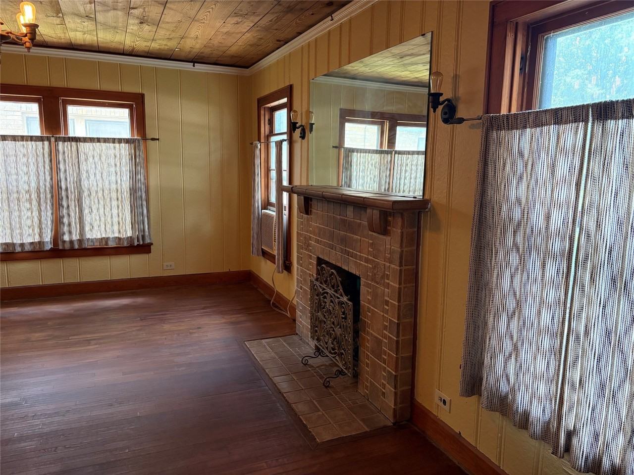828 W Gandy St - Photo 7 of 27