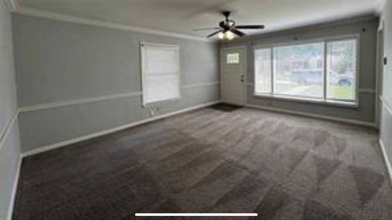 205 Merritt St - Photo 3 of 5