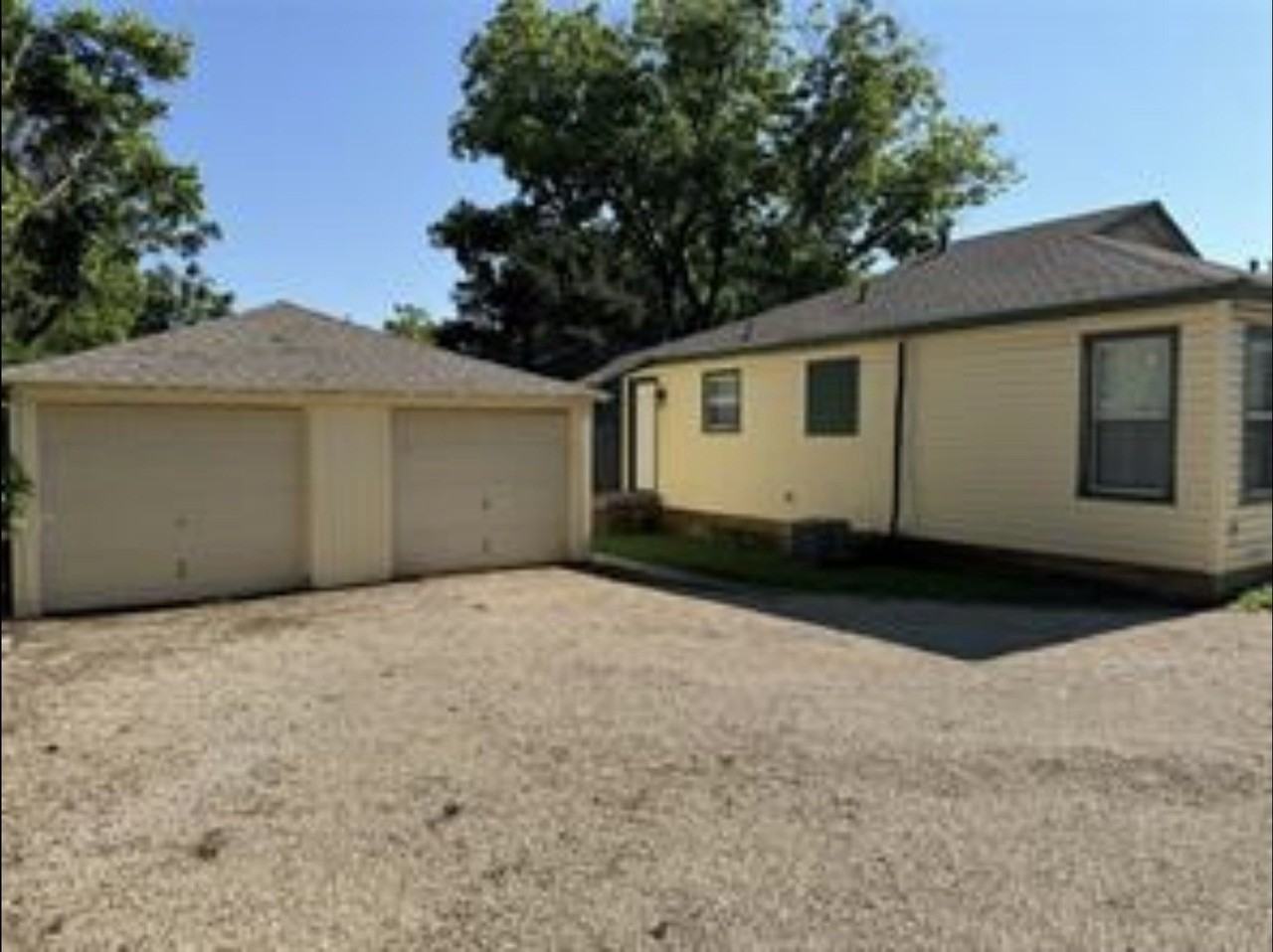 205 Merritt St - Photo 4 of 5
