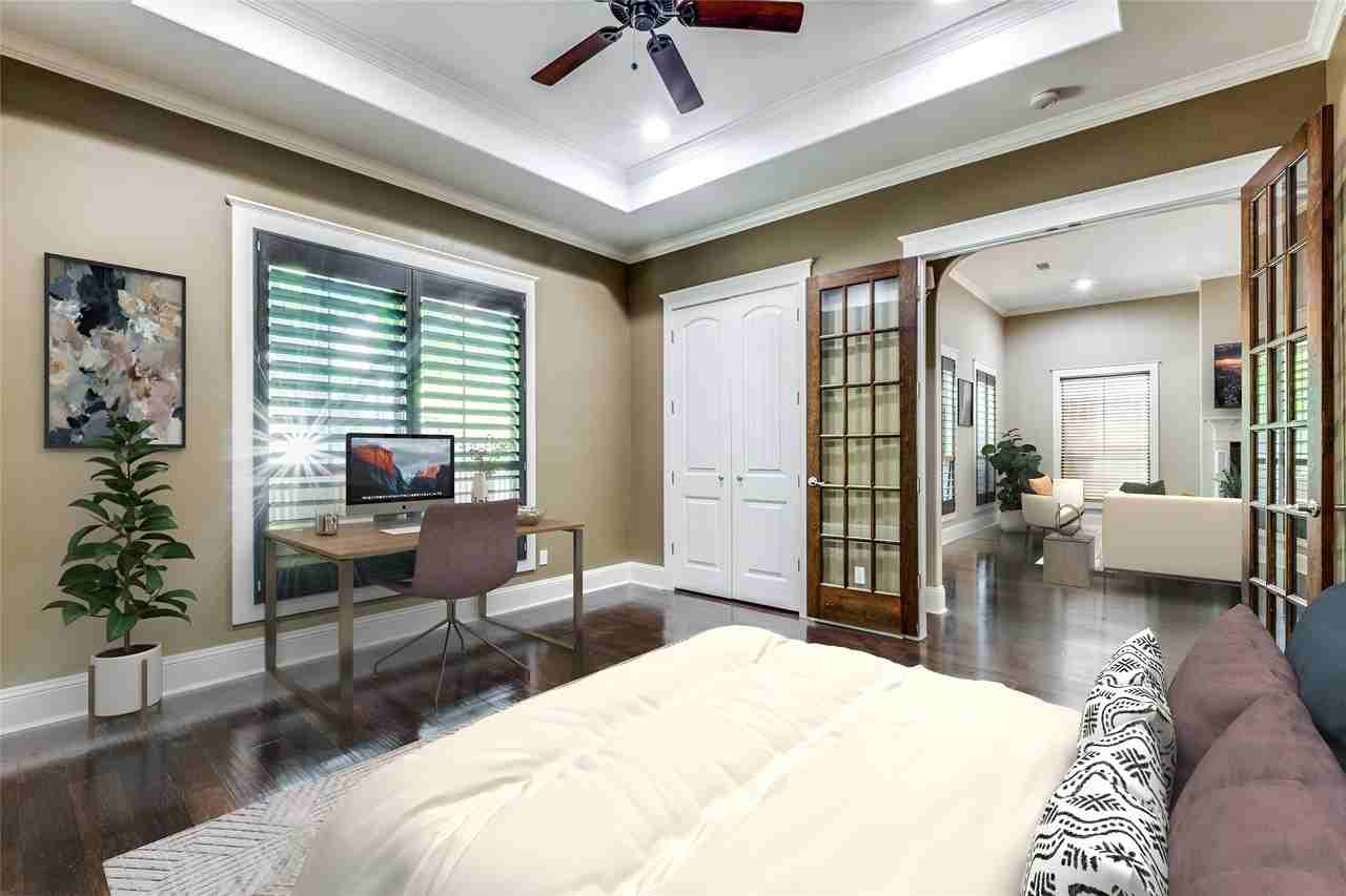 621 W 8th St - Photo 5 of 10