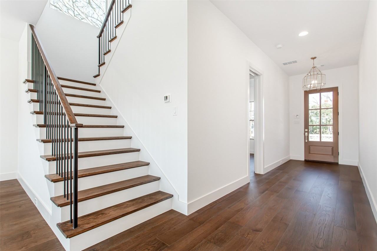 1107 Mount Auburn Ave - Photo 3 of 39