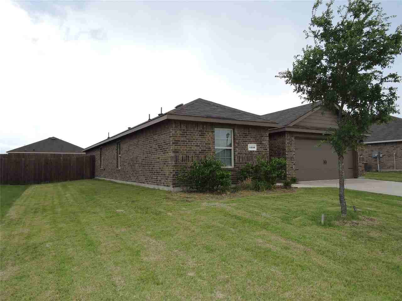 1210 Honeysuckle Dr - Photo 2 of 22