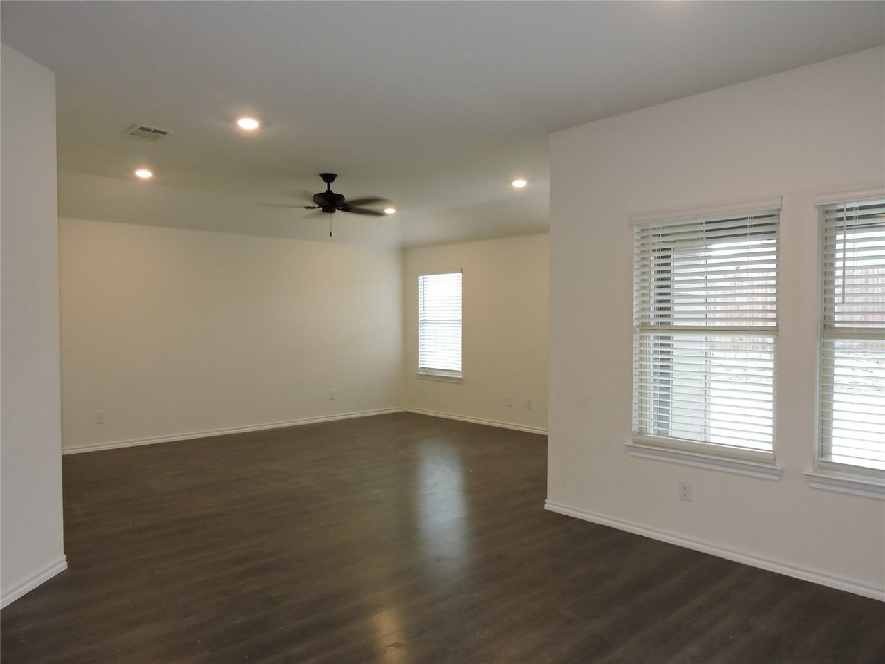1210 Honeysuckle Dr - Photo 6 of 22