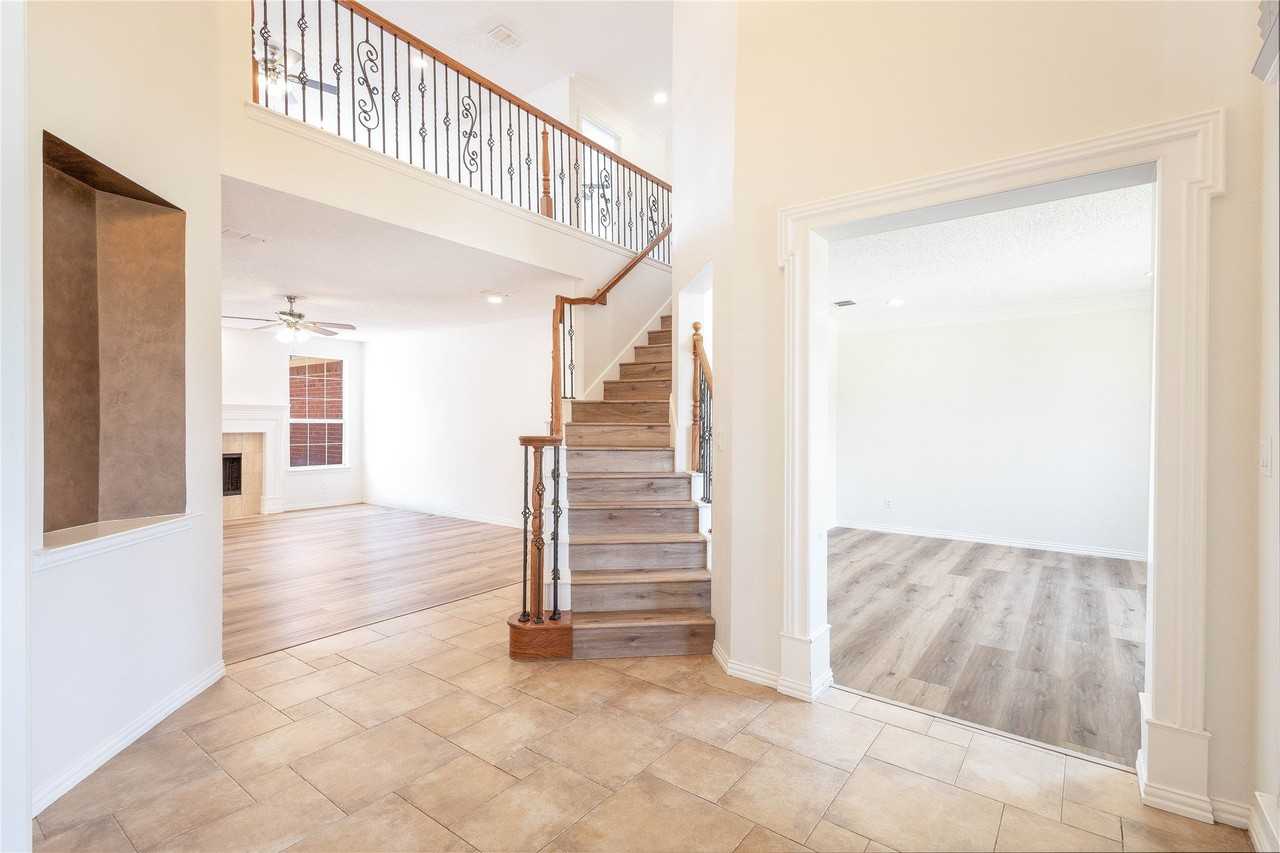 3808 Hunters Trl - Photo 3 of 27