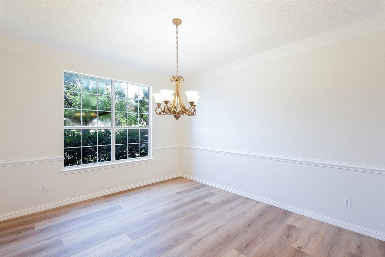 3808 Hunters Trl - Photo 5 of 27