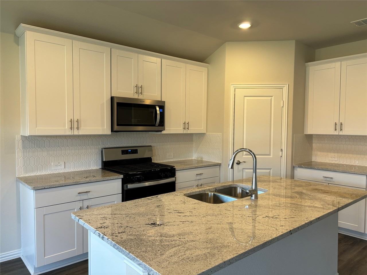 3814 Meredith Dr - Photo 5 of 27