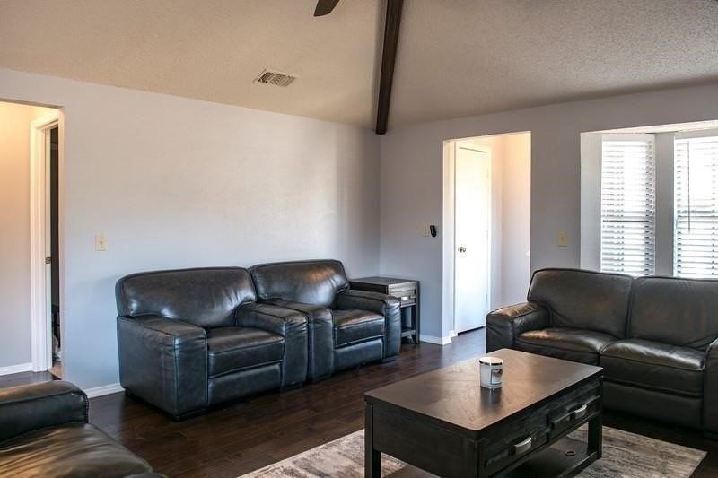 1100 Wimbledon Ln - Photo 5 of 19