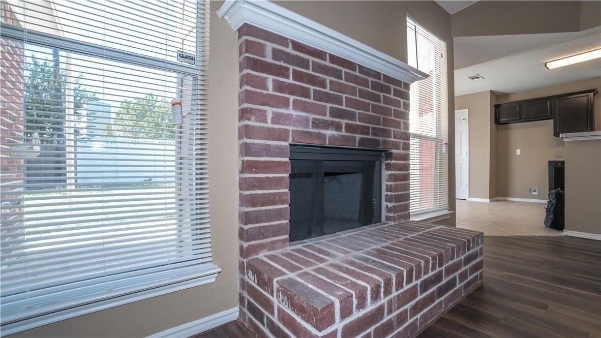 1512 Manitoba Ln - Photo 4 of 18