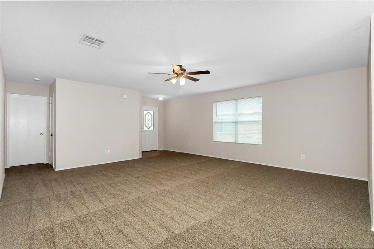 2152 Laughlin Rd - Photo 6 of 23