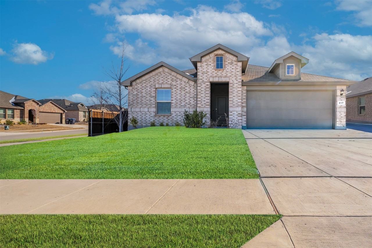 417 Destin Dr - Photo 2 of 23