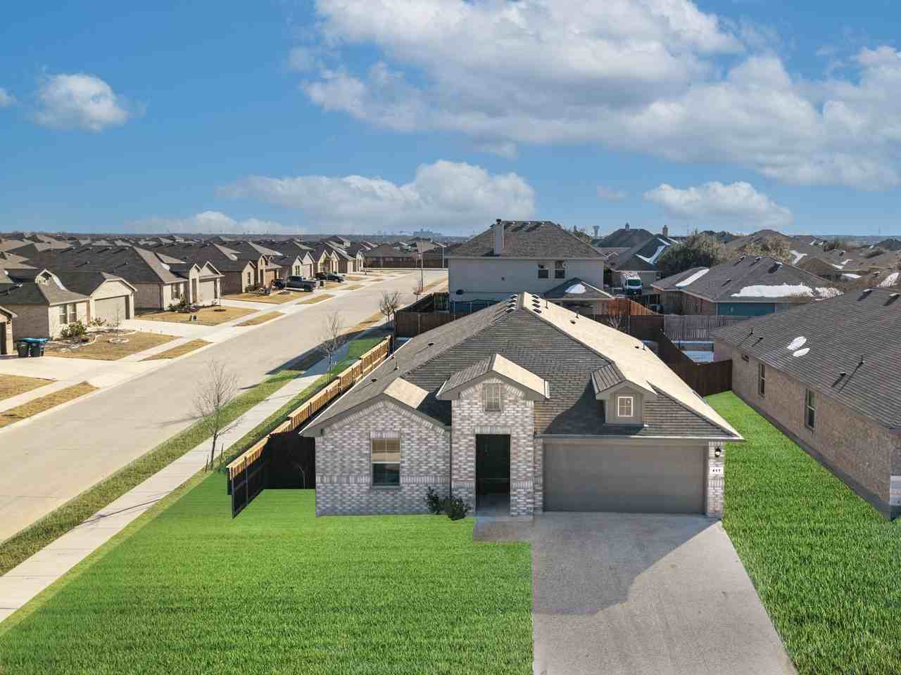 417 Destin Dr - Photo 3 of 23