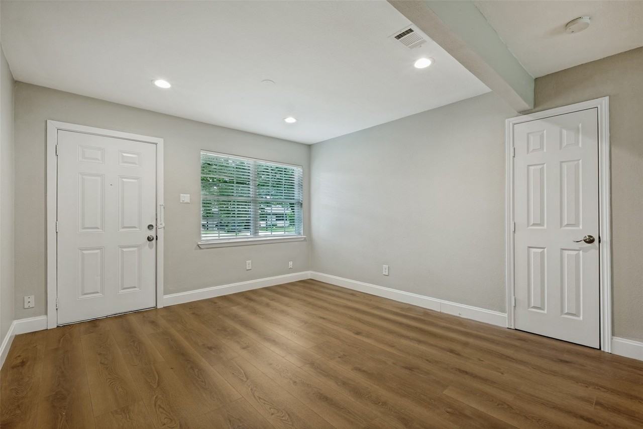 717 Willowbrook Dr - Photo 4 of 25