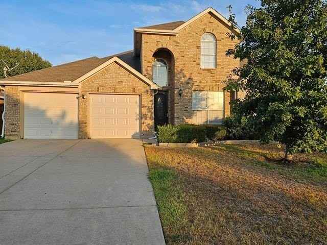 215 Lairds Dr - Photo 2 of 17
