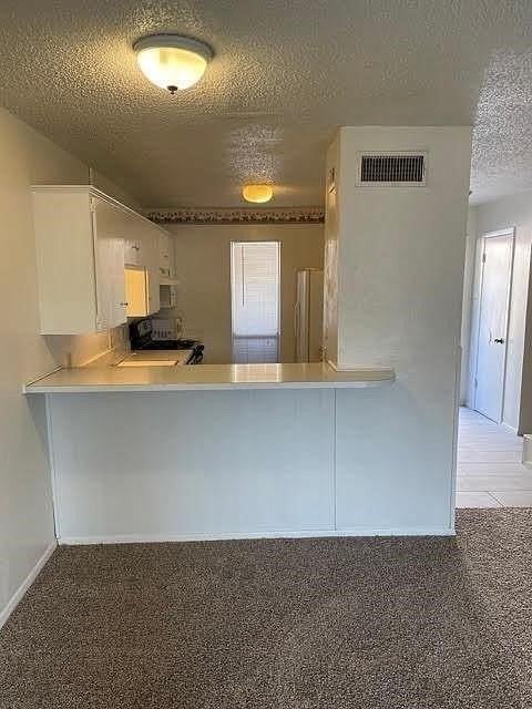 915 N Elm St #3 - Photo 4 of 18