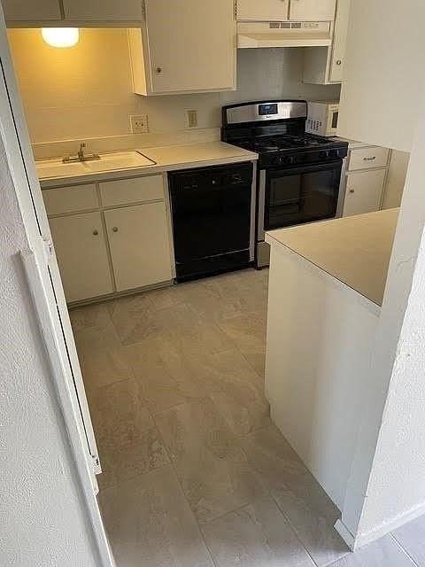 915 N Elm St #3 - Photo 6 of 18
