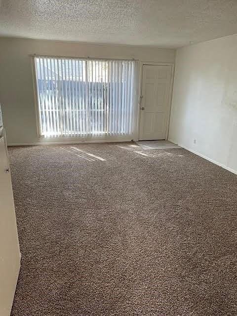 915 N Elm St #3 - Photo 7 of 18