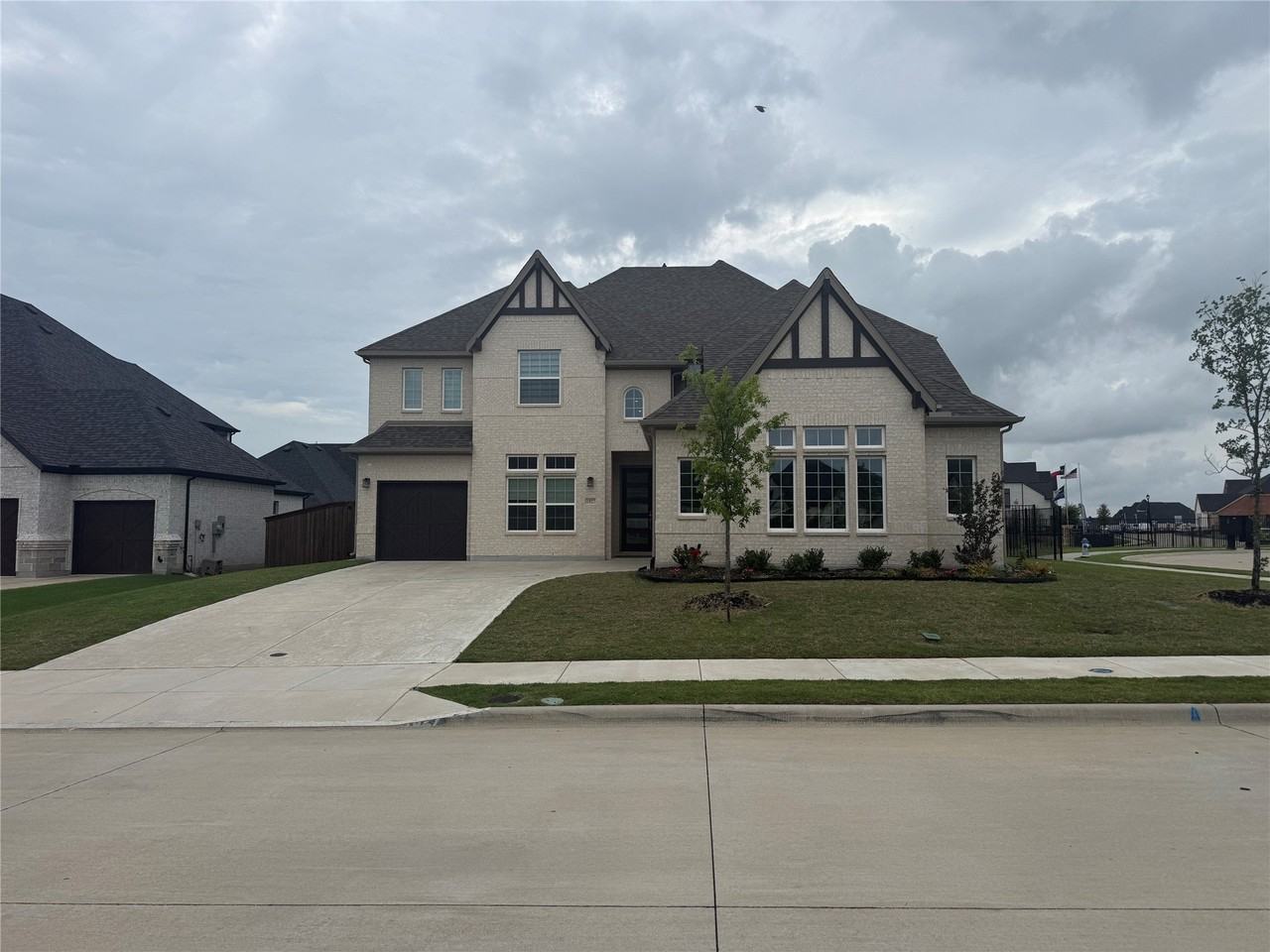 1927 Pebble Ln