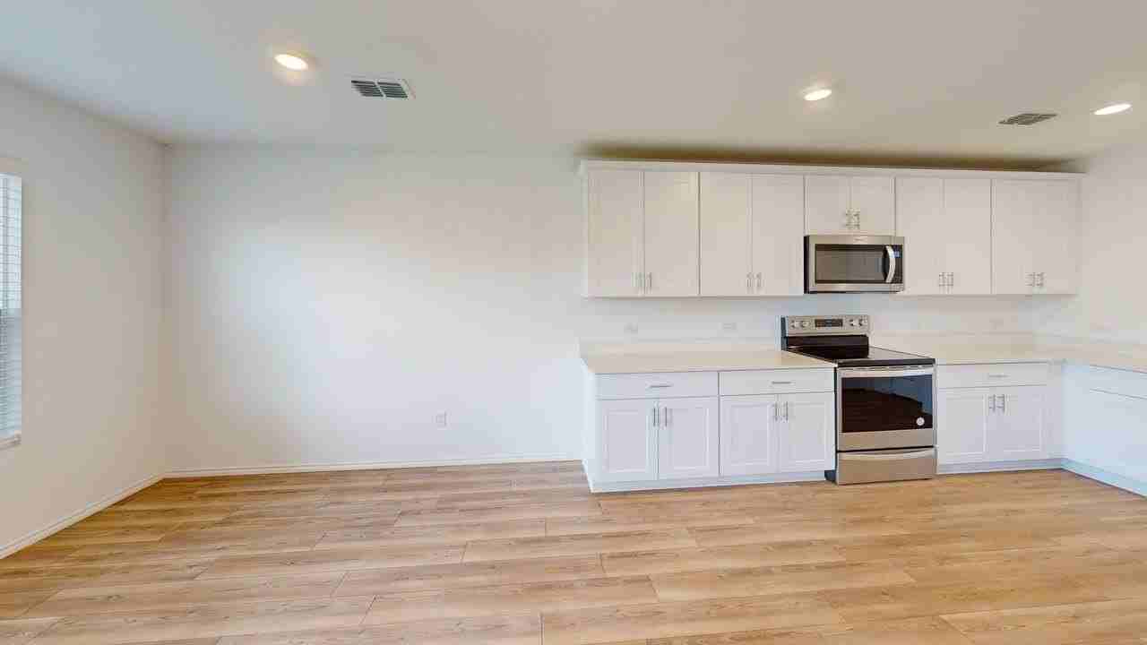 882 Breakwater Dr - Photo 4 of 27