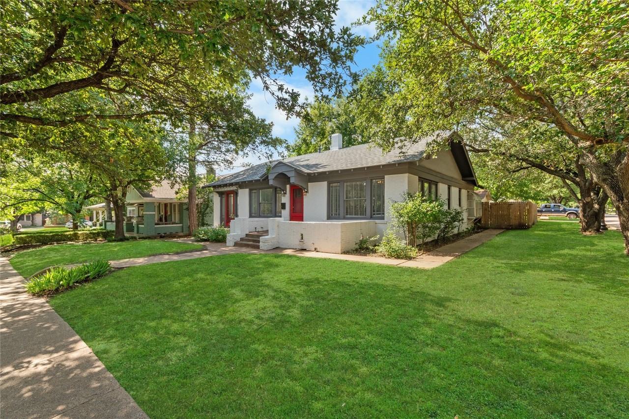 1921 Ben Hall Ct - Photo 4 of 25