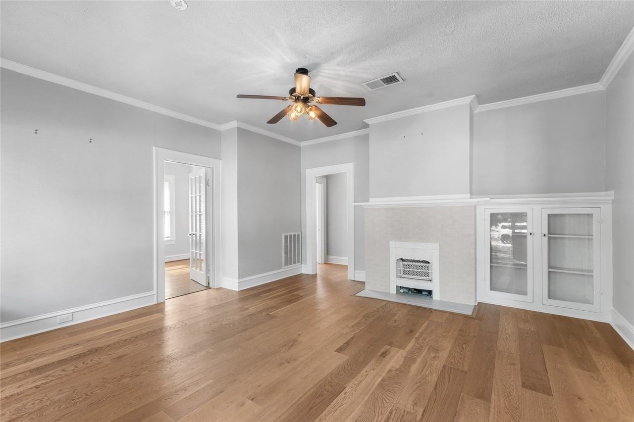 1921 Ben Hall Ct - Photo 5 of 25